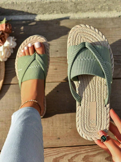 CAMILLA | COMFORTABLE CRISS-CROSS FLAT SANDALS