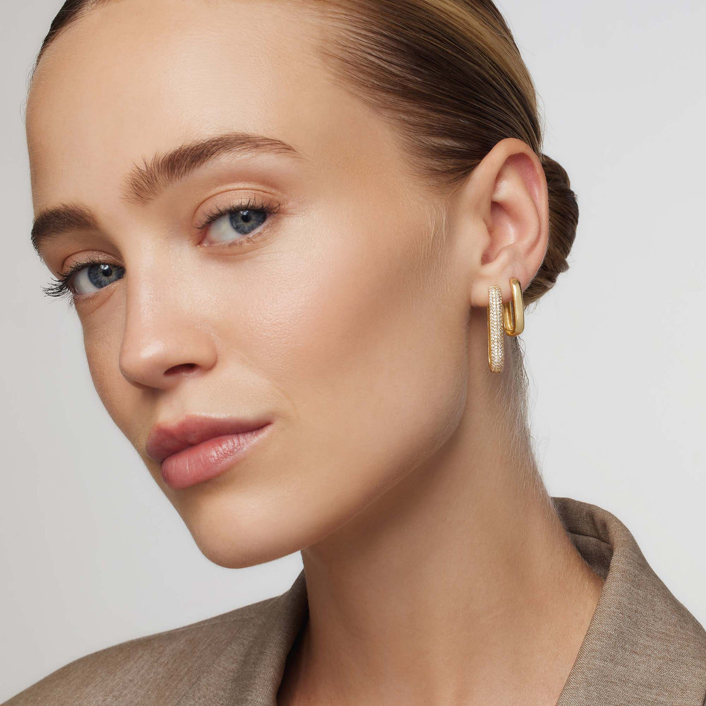 Hoop earrings with large pavé icons | Gold