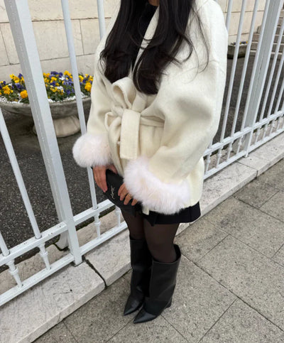 Éclat™ – Elegant Wool Coat with Removable Fur Details