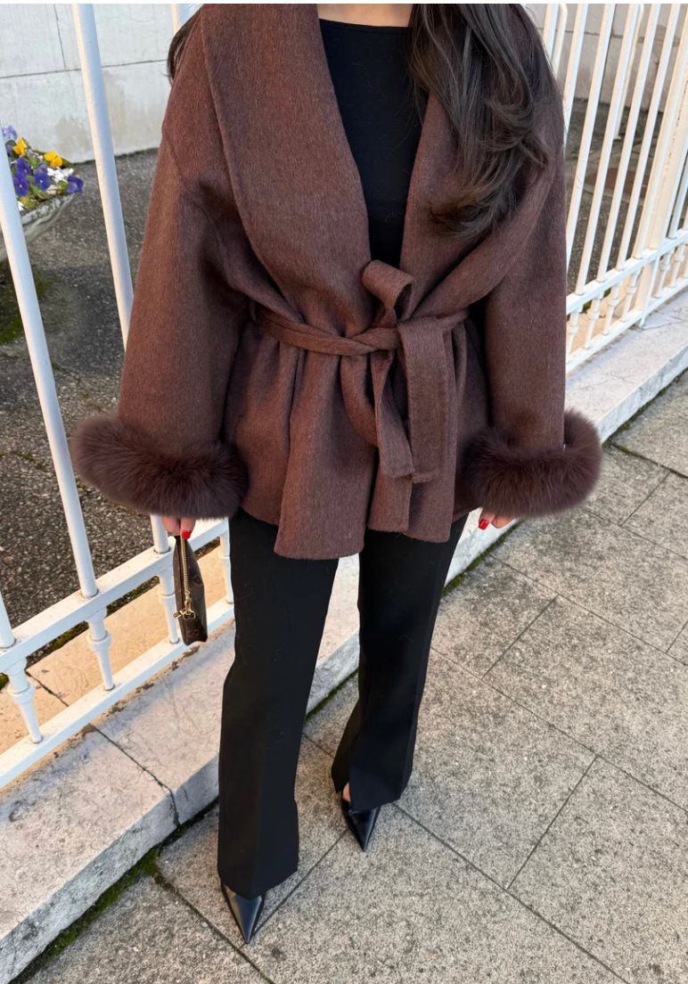 Éclat™ – Elegant Wool Coat with Removable Fur Details