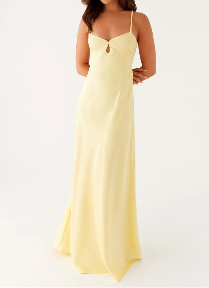 Women's Elegant Flowy Maxi Wedding Guest Dress with Sweetheart Neckline