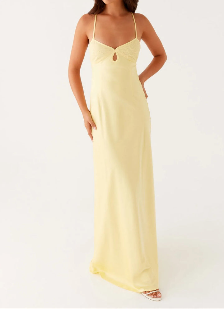 Women's Elegant Flowy Maxi Wedding Guest Dress with Sweetheart Neckline