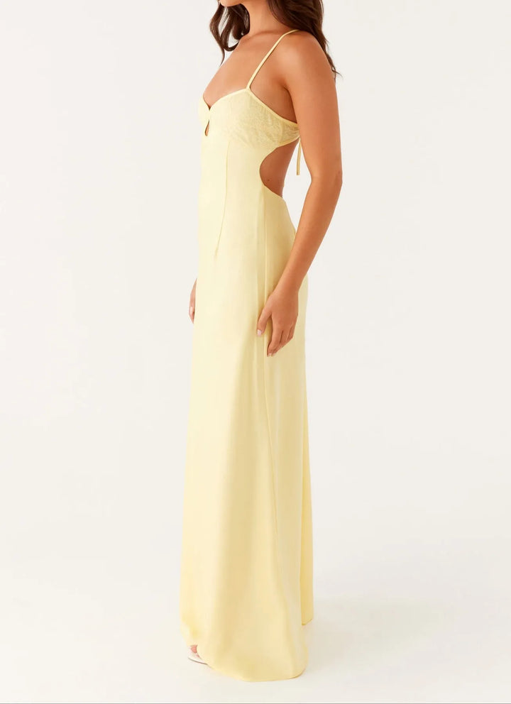 Women's Elegant Flowy Maxi Wedding Guest Dress with Sweetheart Neckline