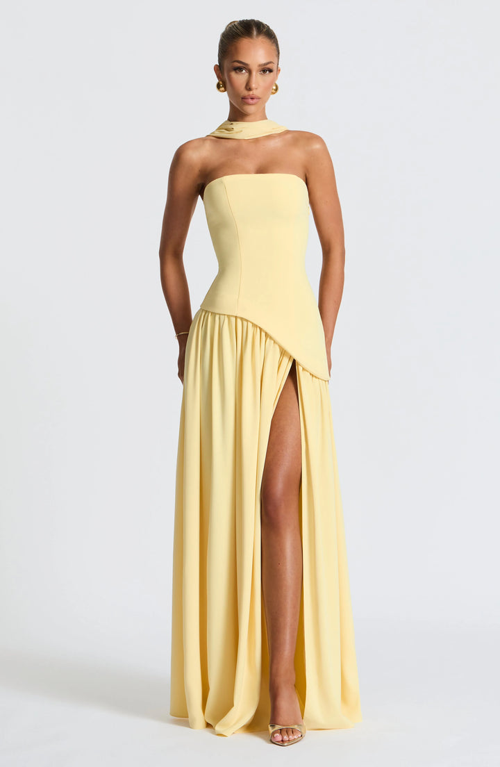 Women's Elegant Open Back Maxi Wedding Guest Dress with Slit