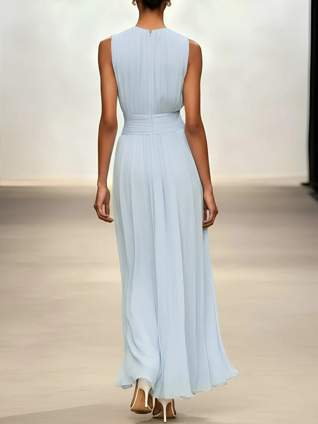 Women's Elegant Sleeveless Maxi Wedding Guest Dress with A-Line Silhouette