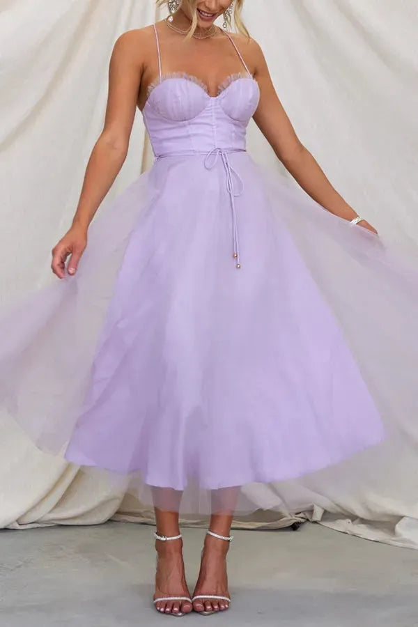 Women's Elegant Sleeveless Midi Wedding Guest Dress with Sweetheart Neckline