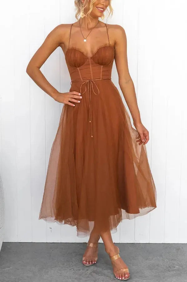 Women's Elegant Sleeveless Midi Wedding Guest Dress with Sweetheart Neckline