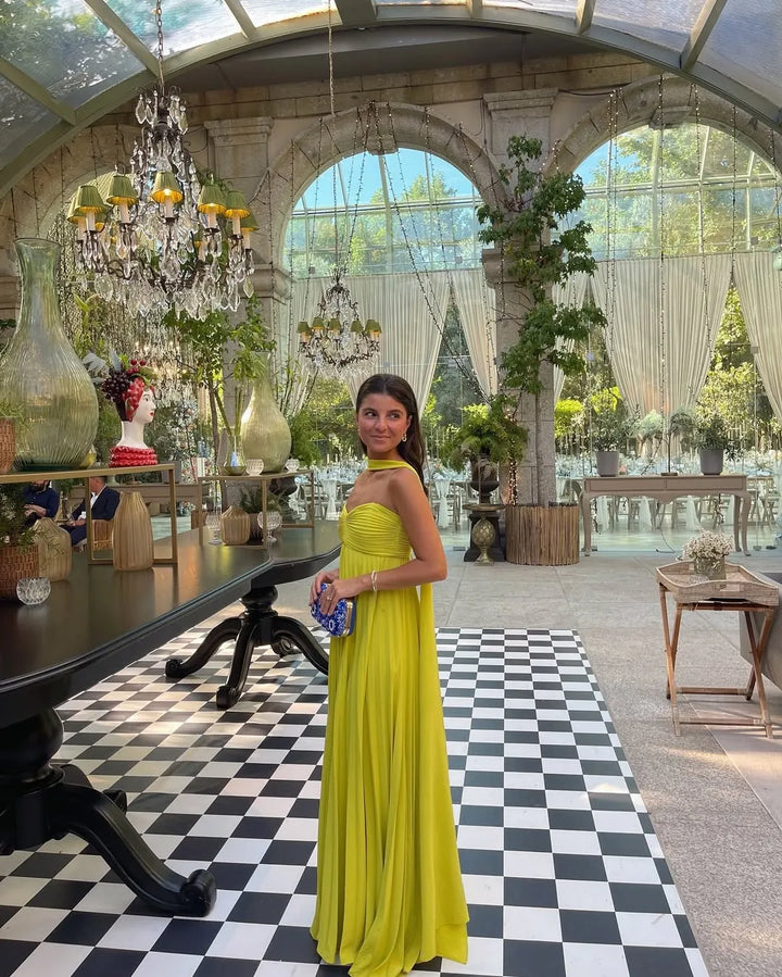 Women's Elegant Strapless Maxi Wedding Guest Dress with Sweetheart Neckline