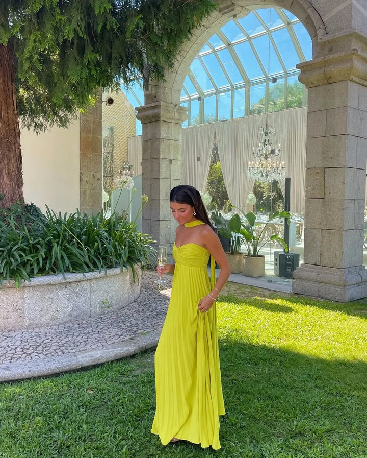 Women's Elegant Strapless Maxi Wedding Guest Dress with Sweetheart Neckline
