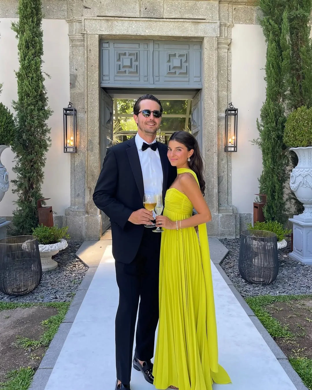 Women's Elegant Strapless Maxi Wedding Guest Dress with Sweetheart Neckline