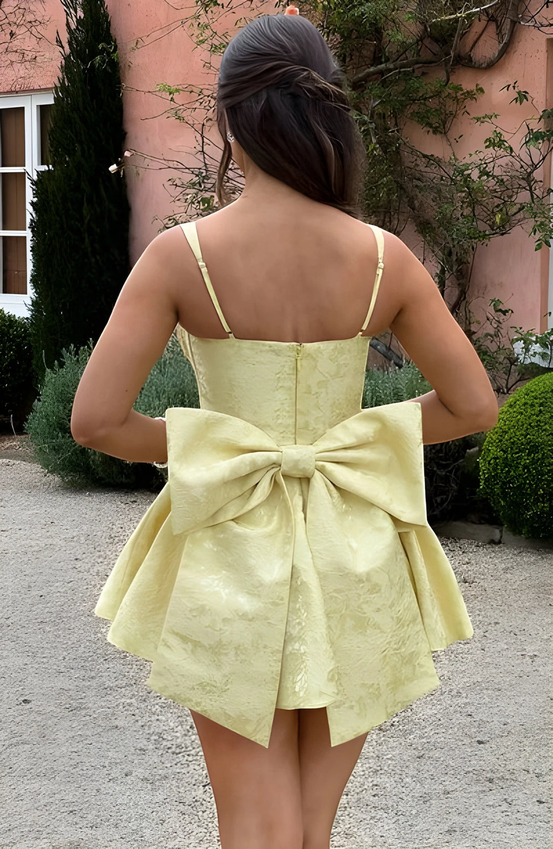 Women's Floral Mini Cocktail Dress with Sweetheart Neckline