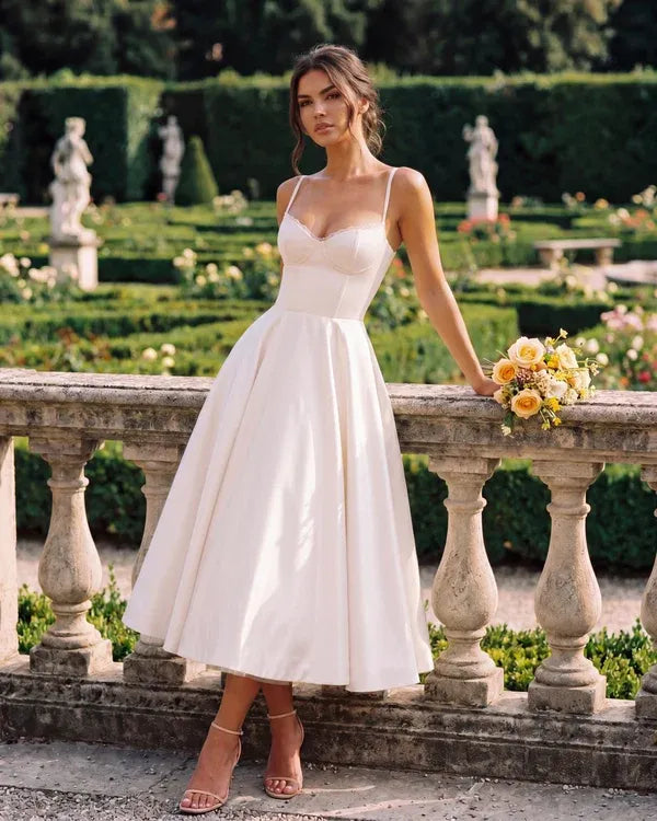 Women's Flowy Sleeveless Maxi Wedding Guest Dress with Sweetheart Neckline