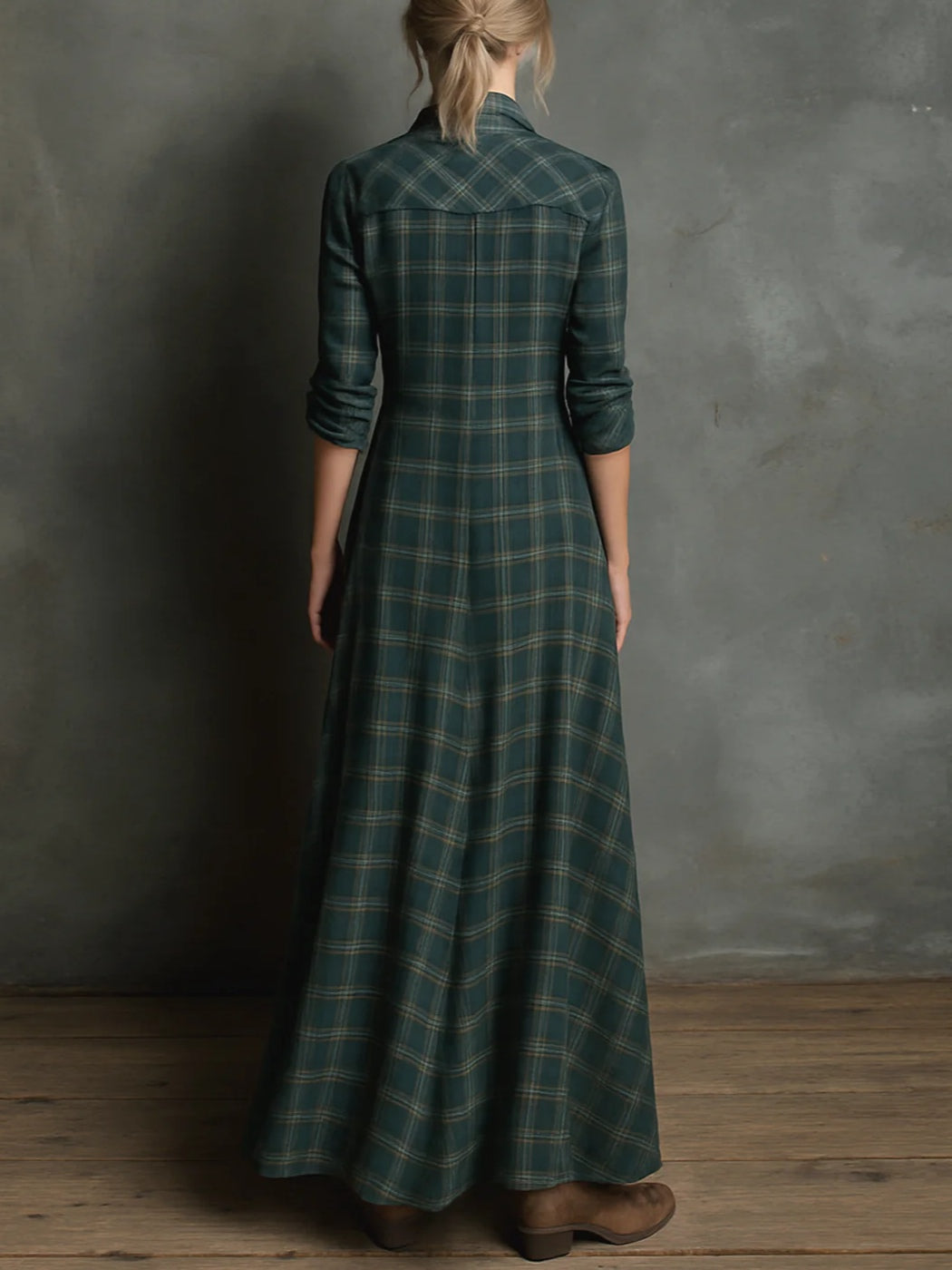 Mari Carmen | Long Green Checkered Dress
