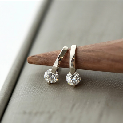 ELODIE | ELEGANT GOLD STUD EARRINGS
