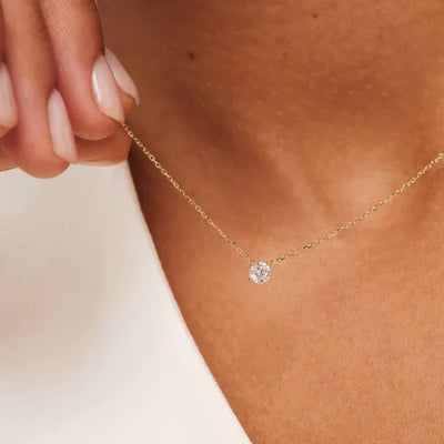 Cléa Necklace with Moissanite Stone | Gold