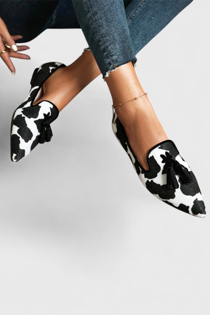 Fermina Elegant Loafers with Pointed Toe and Bicolor Design